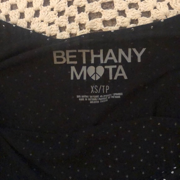 Long Sleeve Bodycon Black Crop With Scoop Back - Picture 2 of 2